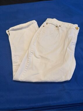 Women’s White cropped Jeans
